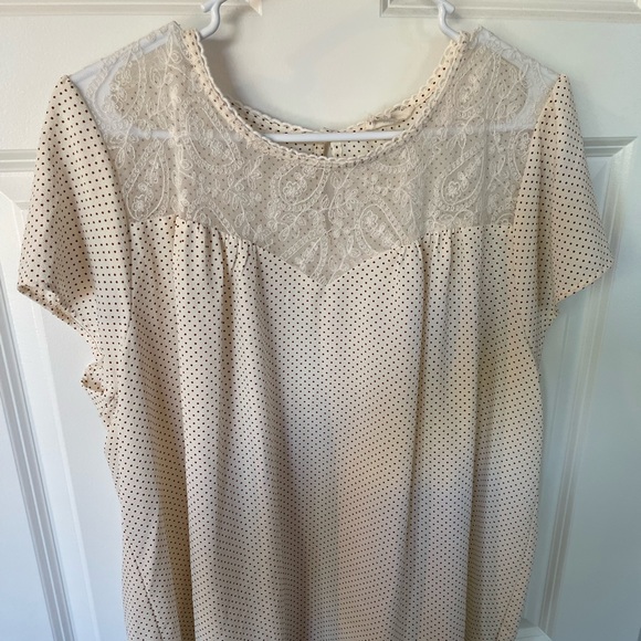 Cute white top with lace and brown polka dots - Picture 2 of 3